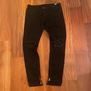 Distressed mnml jeans
